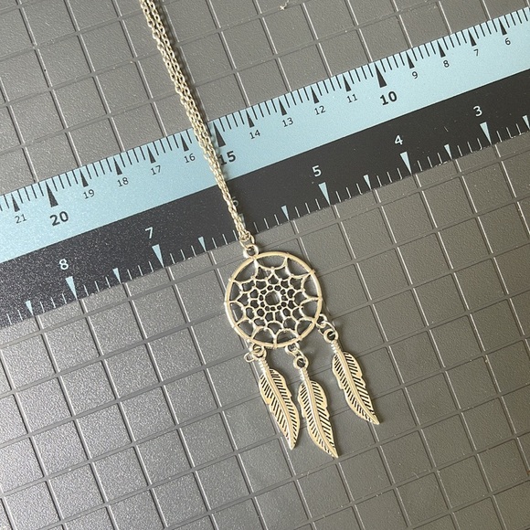 Silver Dreamcatcher Feathers Necklace - Picture 4 of 4